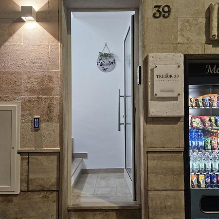 Tresor Hotel Полиняно а Маре Екстериор снимка