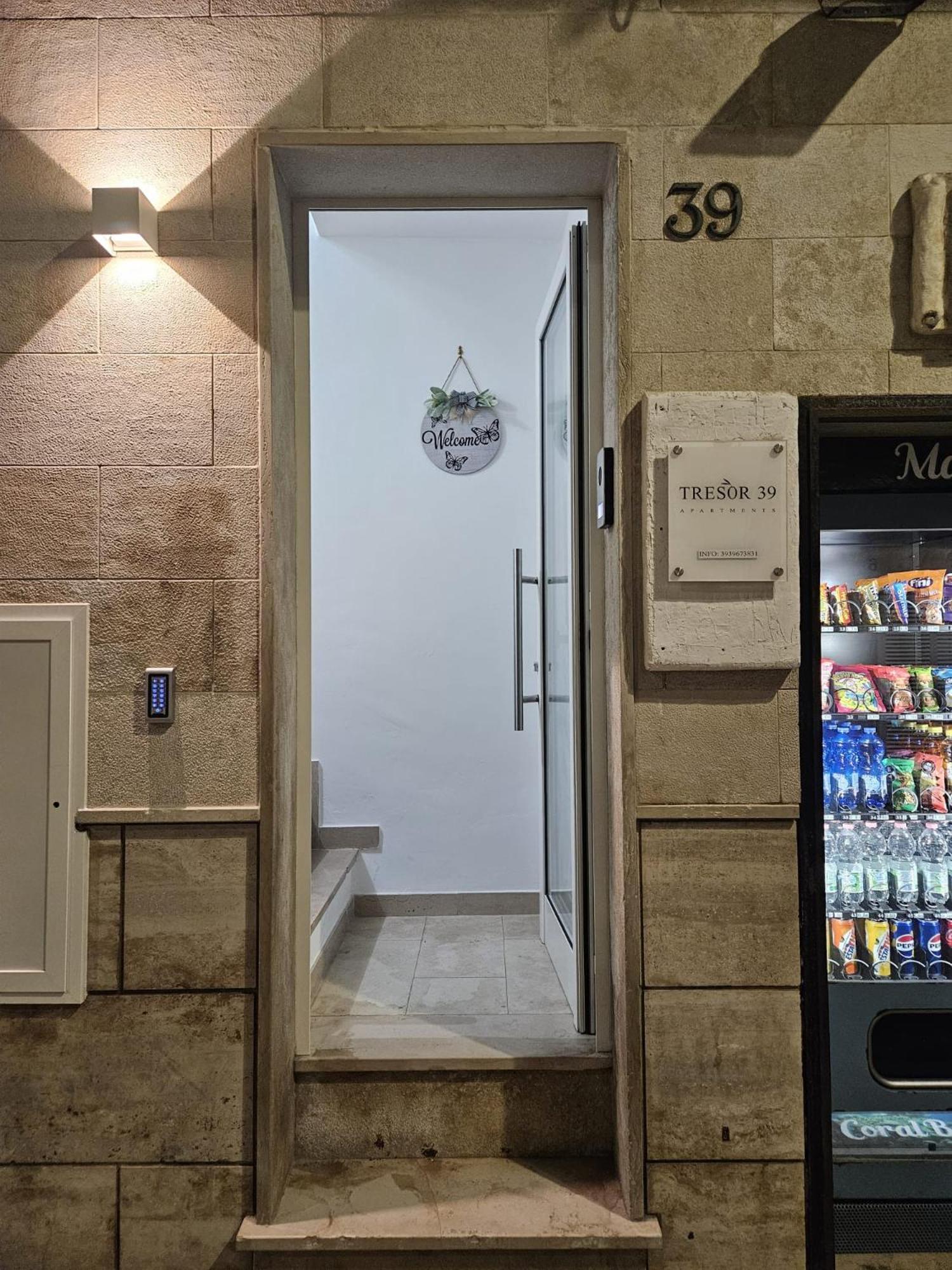Tresor Hotel Полиняно а Маре Екстериор снимка